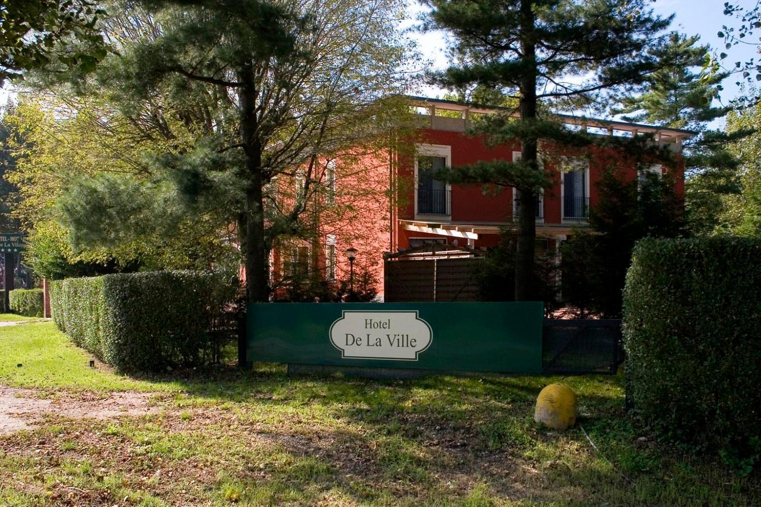 Hotel De La Ville 베레구아르도 외부 사진
